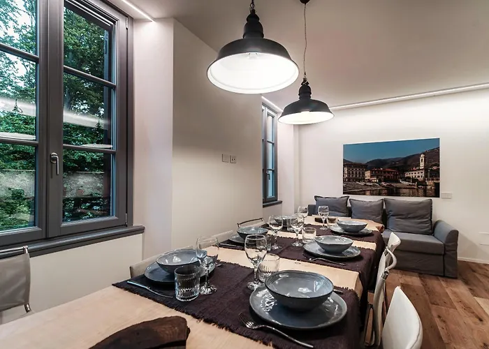 Just In Front - By Myhomeincomo *